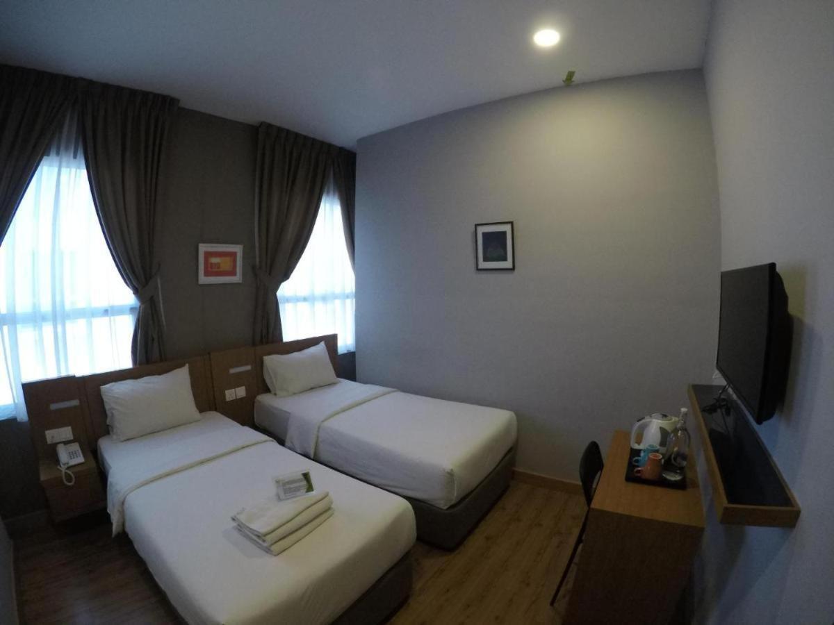 Golden Leaf Boutique Hotel Nusa Idaman Formerly Known As Ariana Hotel ยะโฮร์บาห์รู ภายนอก รูปภาพ