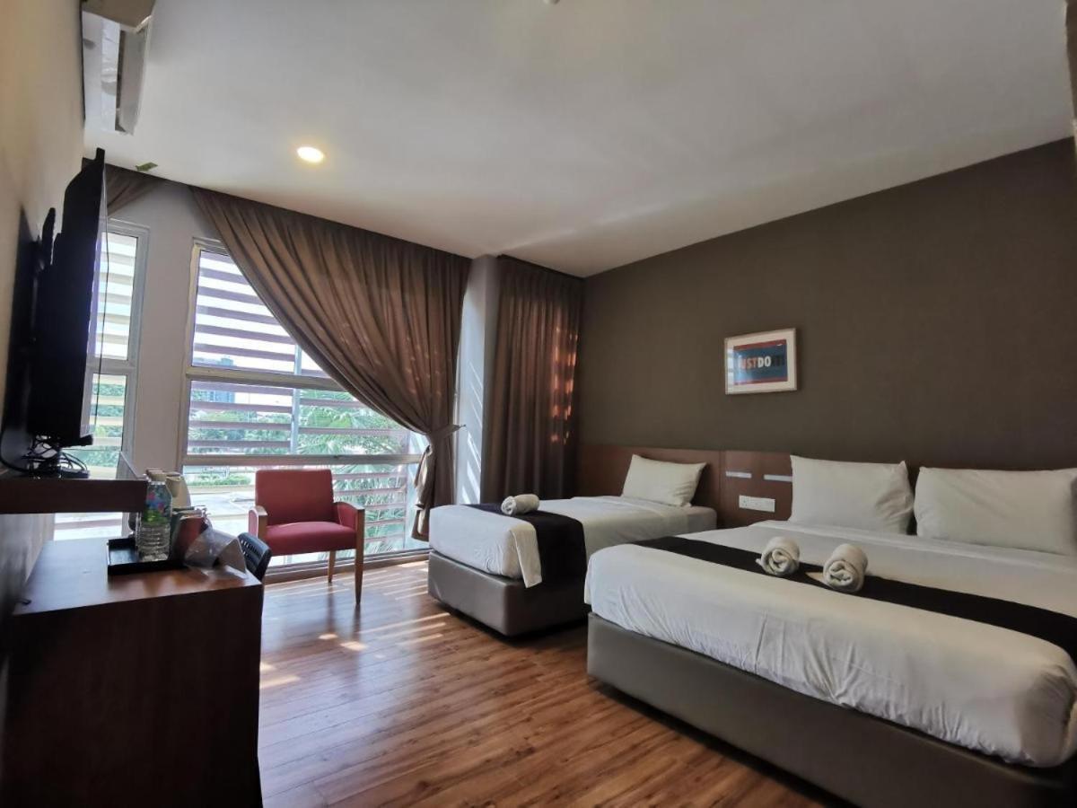 Golden Leaf Boutique Hotel Nusa Idaman Formerly Known As Ariana Hotel ยะโฮร์บาห์รู ภายนอก รูปภาพ