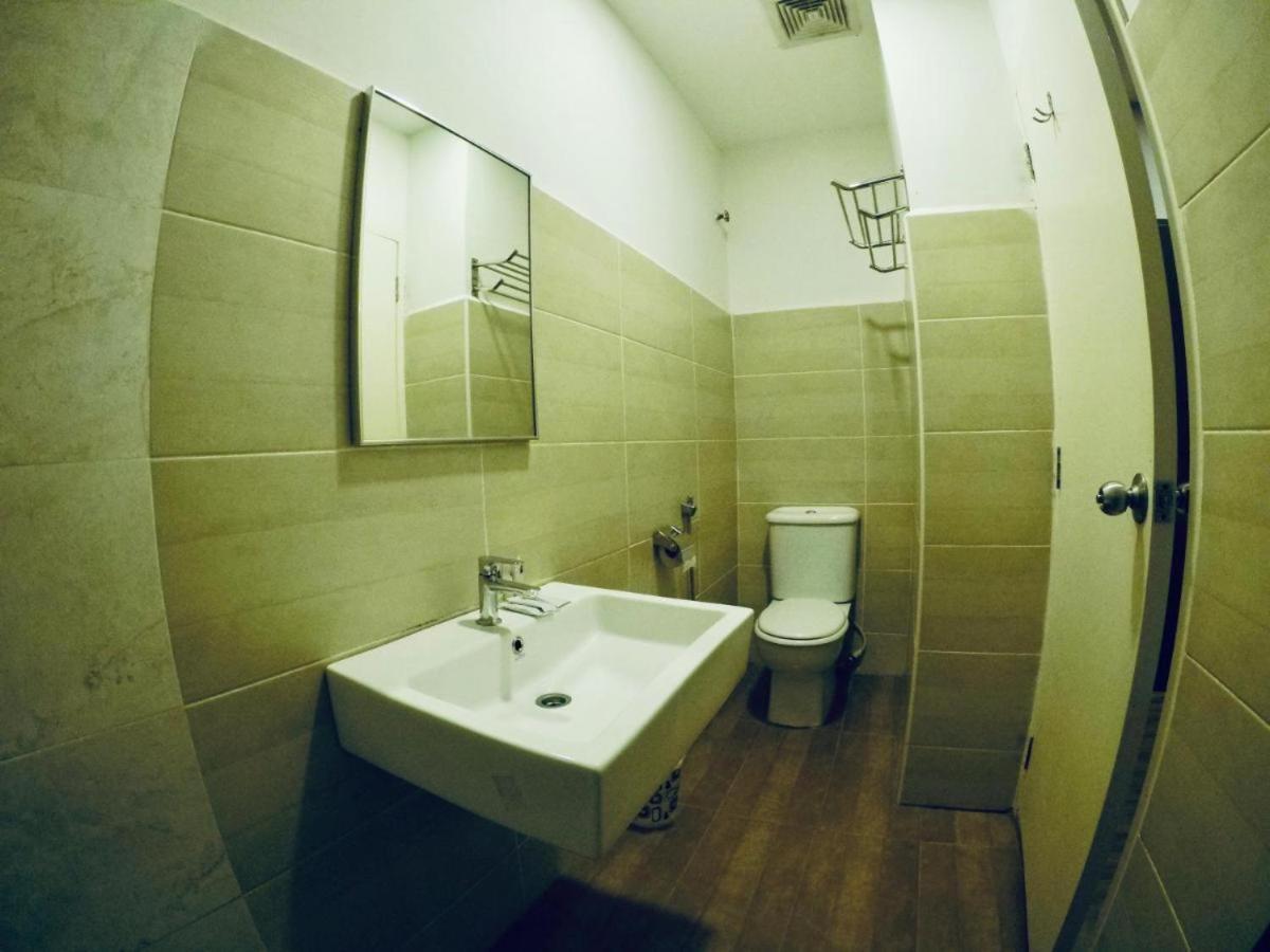 Golden Leaf Boutique Hotel Nusa Idaman Formerly Known As Ariana Hotel ยะโฮร์บาห์รู ภายนอก รูปภาพ