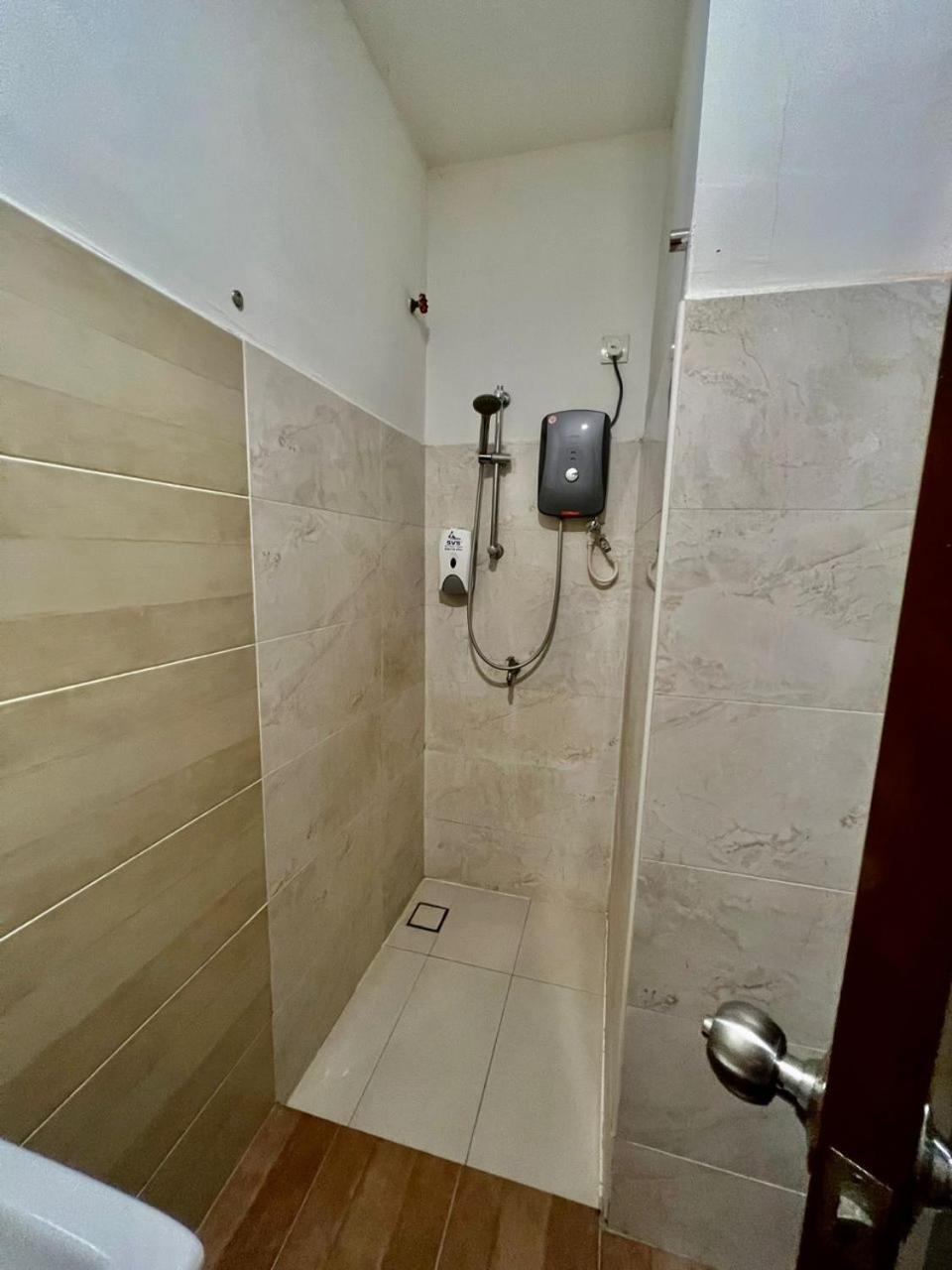 Golden Leaf Boutique Hotel Nusa Idaman Formerly Known As Ariana Hotel ยะโฮร์บาห์รู ภายนอก รูปภาพ