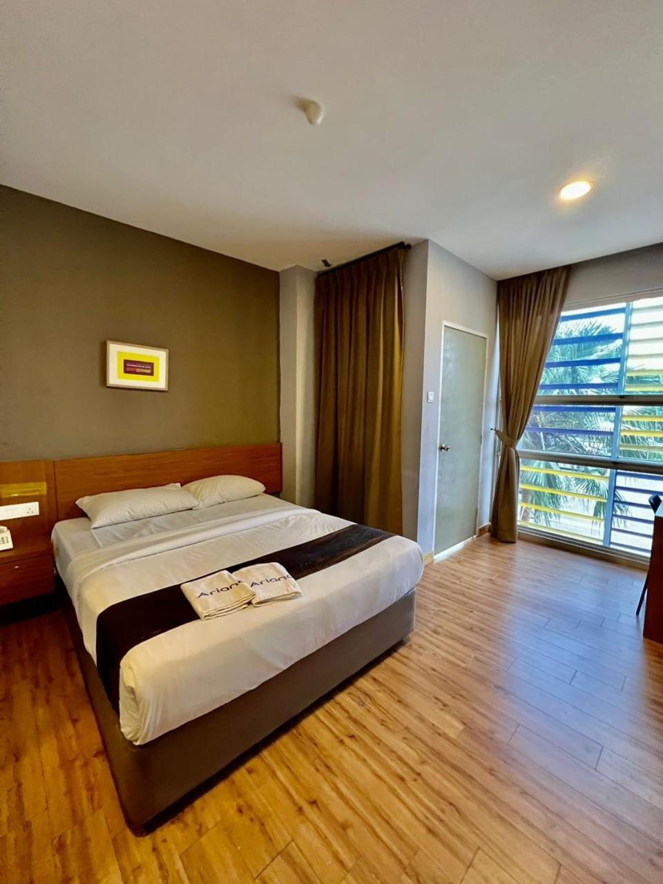 Golden Leaf Boutique Hotel Nusa Idaman Formerly Known As Ariana Hotel ยะโฮร์บาห์รู ภายนอก รูปภาพ